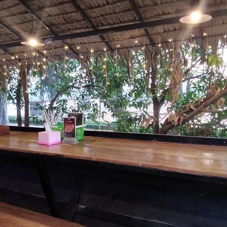 Ecran Riverfront Guesthouse Kampot Dış mekan fotoğraf