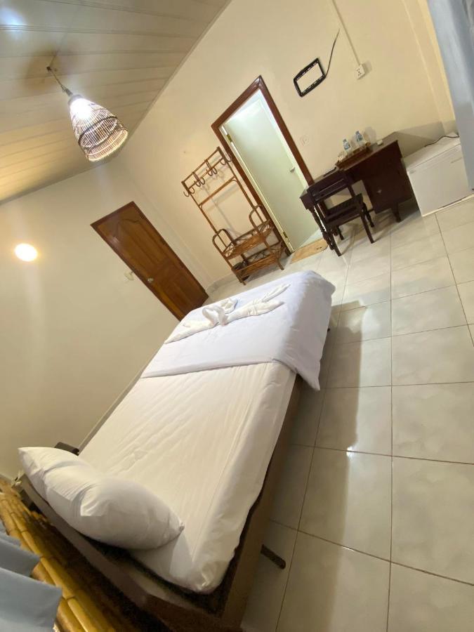 Ecran Riverfront Guesthouse Kampot Dış mekan fotoğraf